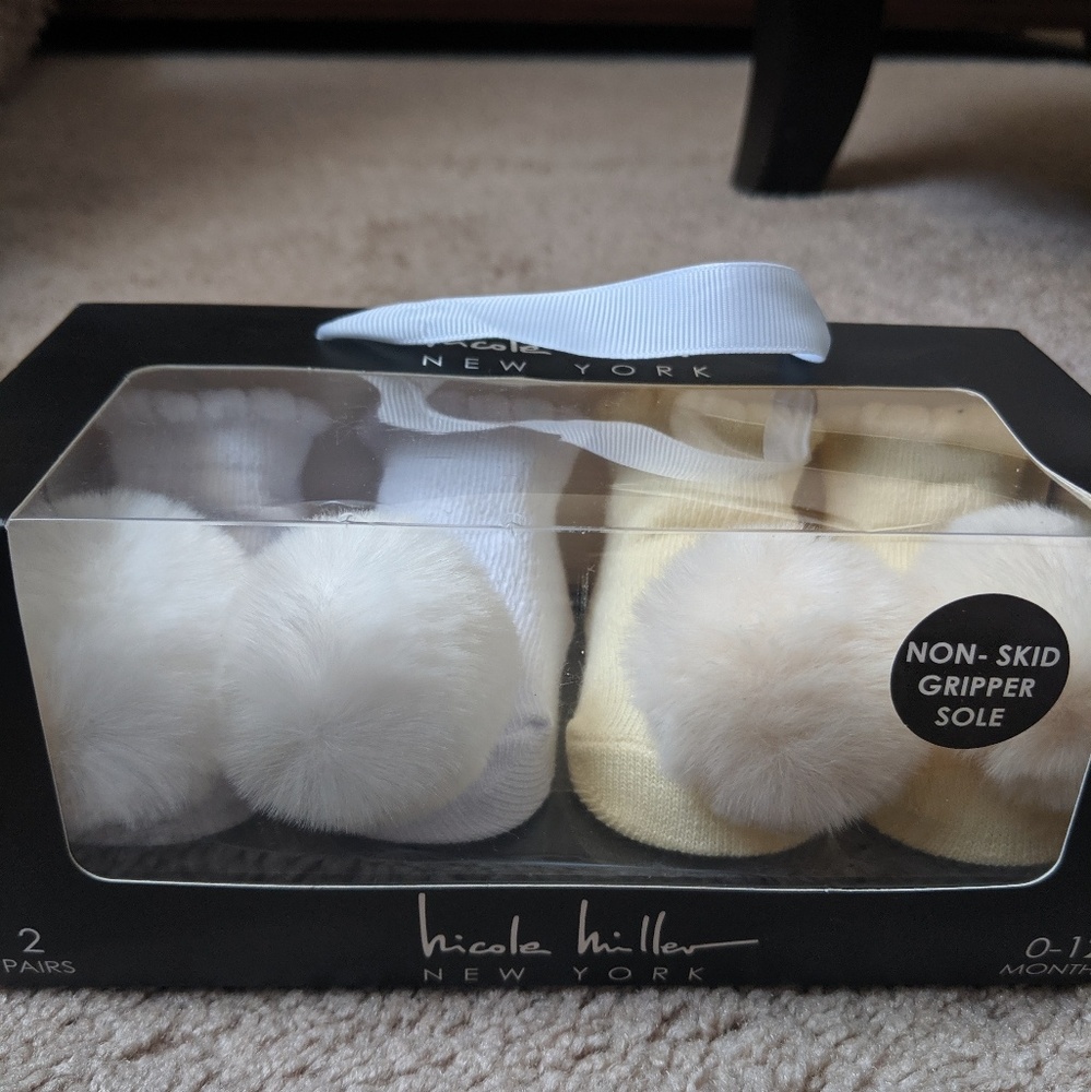 Nicole miller 2 pair sock set